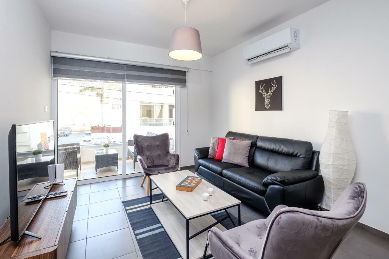 Ferienwohnung Book Me Now Central Flat Larnaka Exterior foto