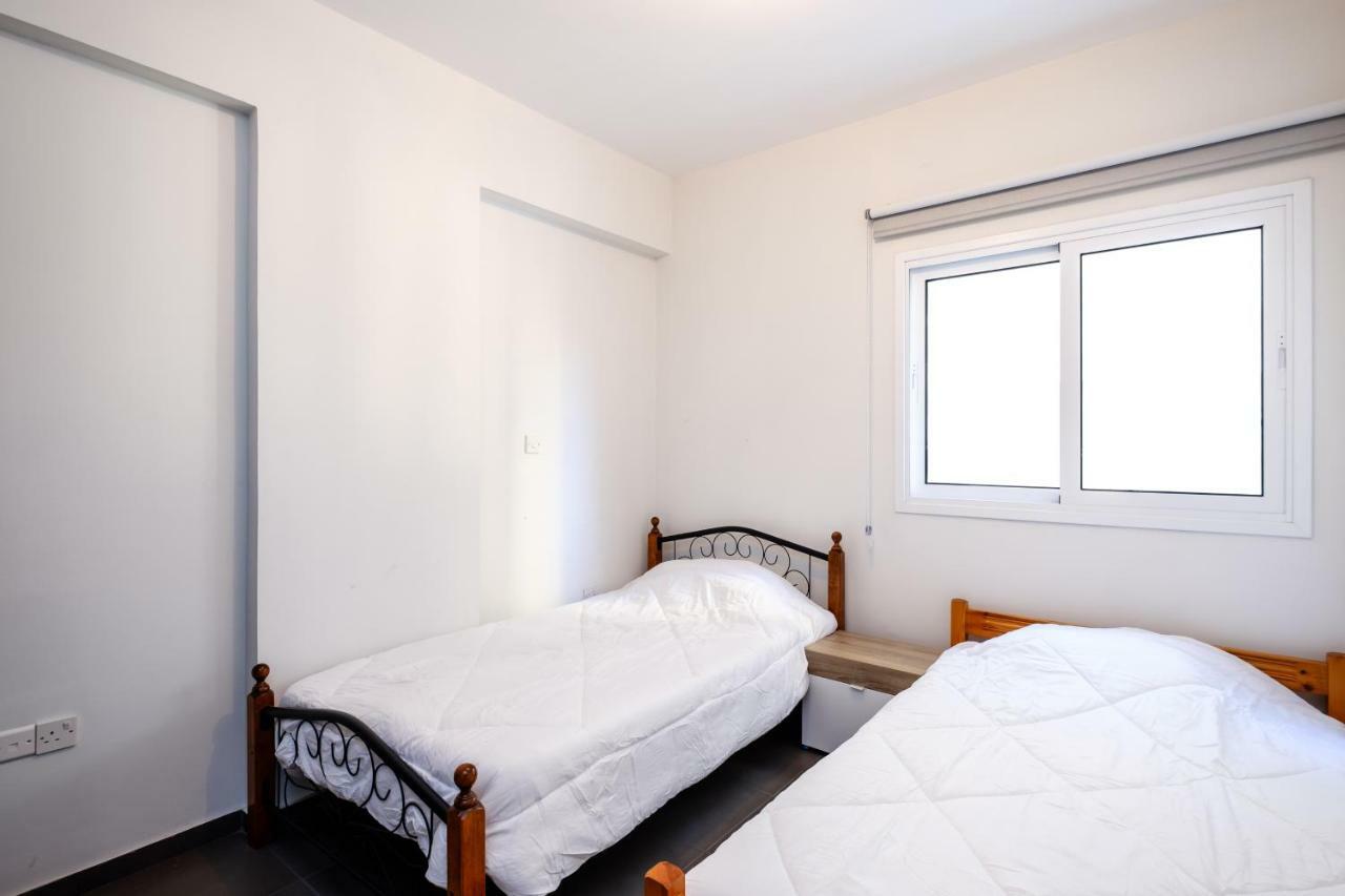 Ferienwohnung Book Me Now Central Flat Larnaka Exterior foto