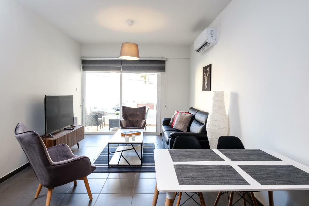 Ferienwohnung Book Me Now Central Flat Larnaka Exterior foto