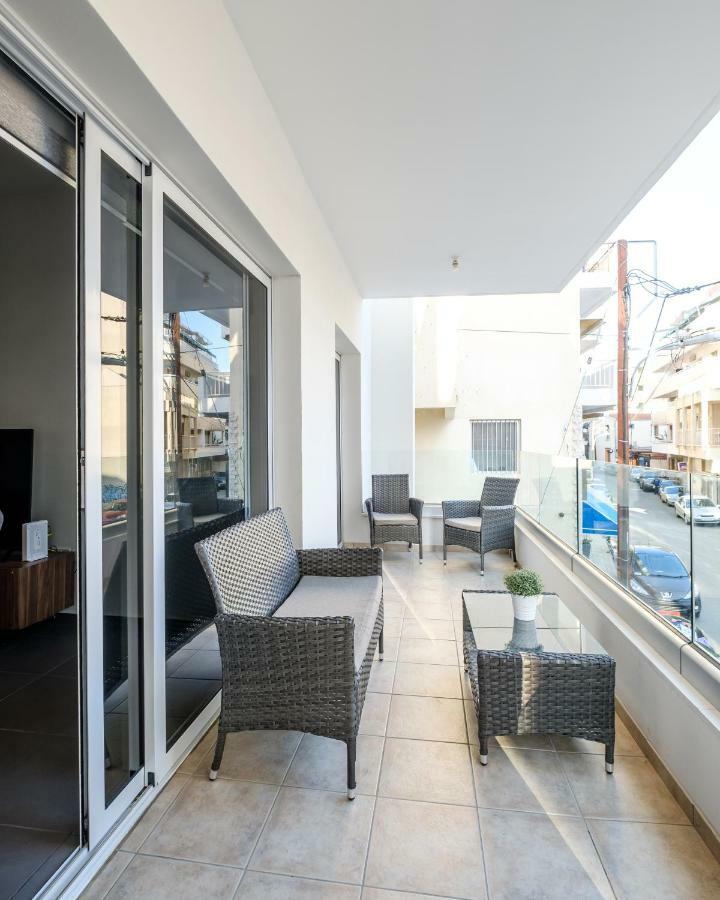Ferienwohnung Book Me Now Central Flat Larnaka Exterior foto